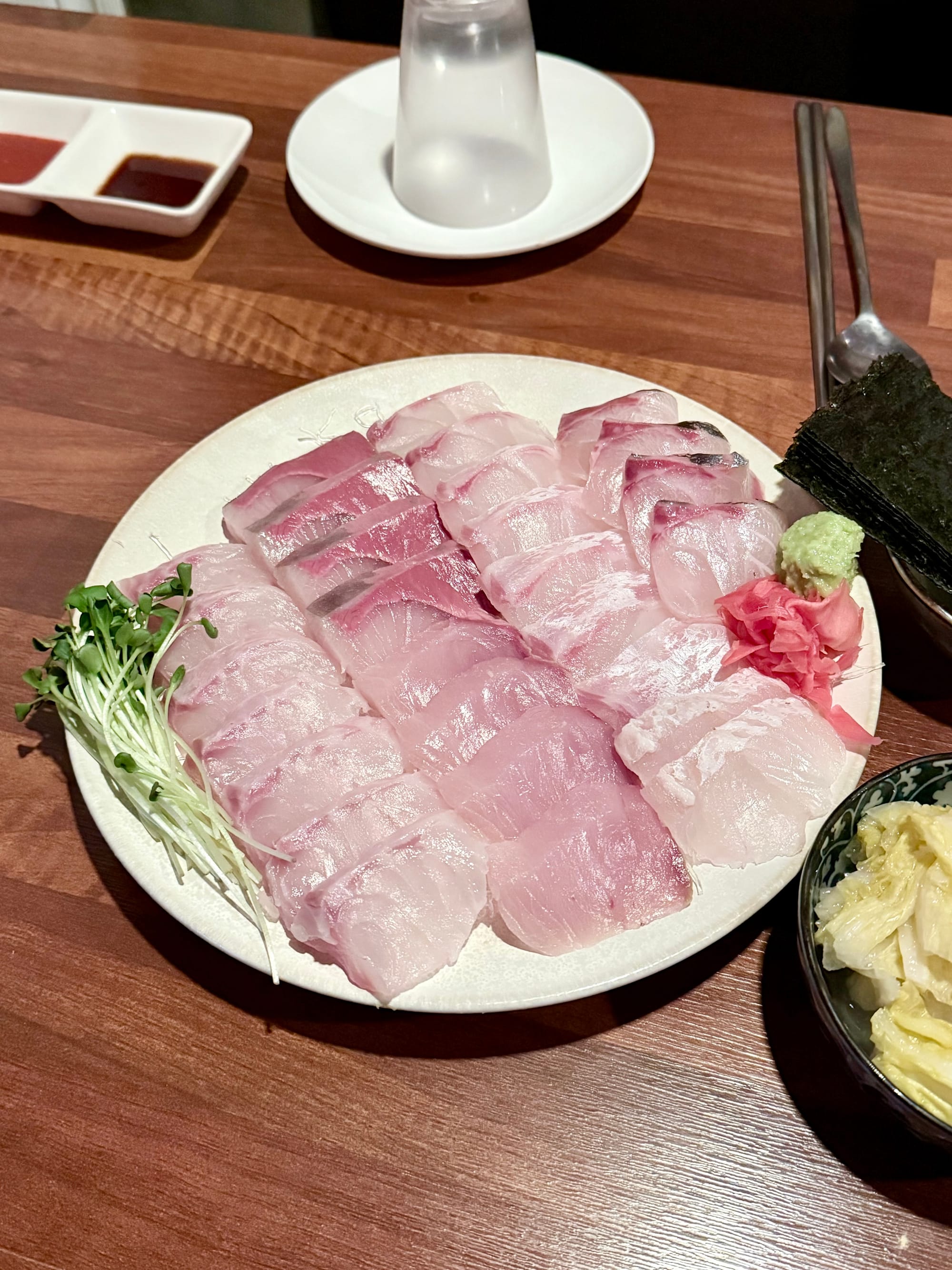 대학교 친구가 운영 중인 상수동의 한 가게